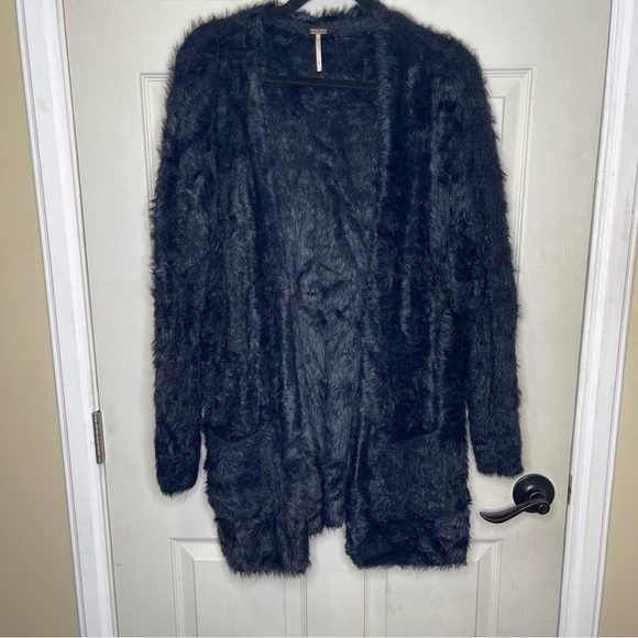 Free People Women’s Black Faux Fur Cardigan Sz S - Picture 6 of 9
